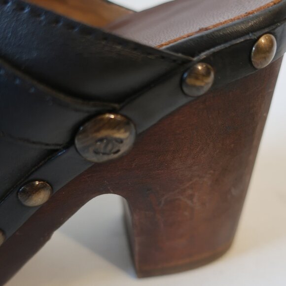 Womens Chanel Black Leather Wood Heel Studded Platform Mules Clogs 38.5 US/8 - Picture 12 of 16